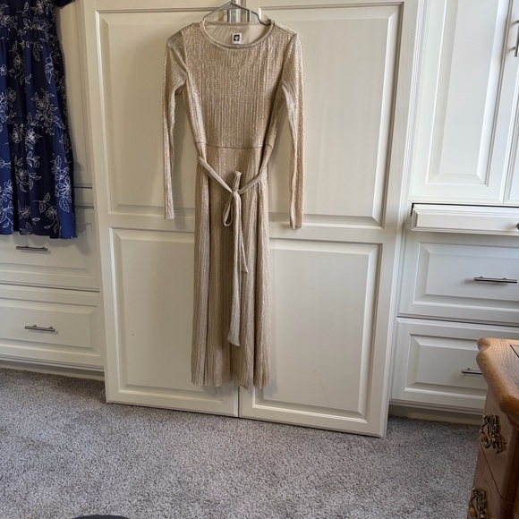 Anne Klein Gold Metallic Midi Skirt - Picture 4 of 4